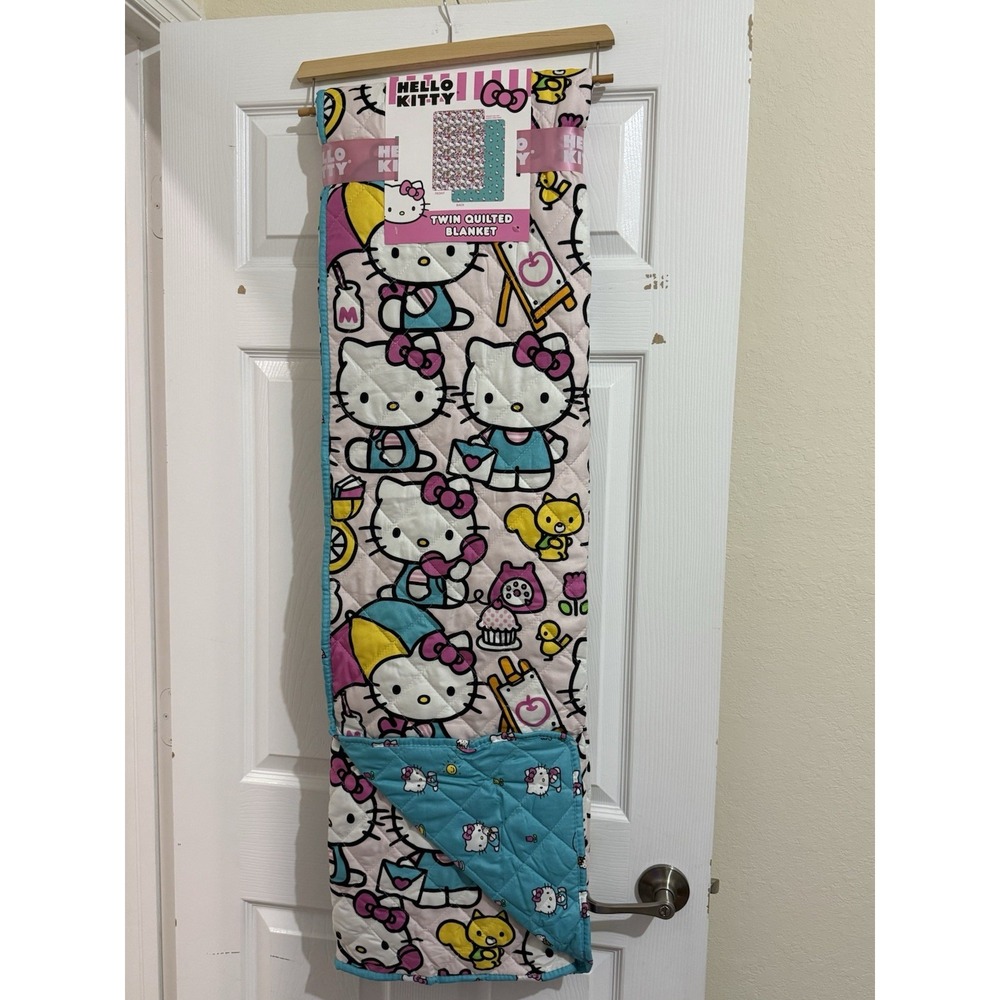 Hello Kitty & Friends Reversible Quilted Blanket Twin 60x80"‎ Art